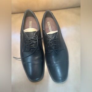 Bostonian Classic Black Leather Oxfords